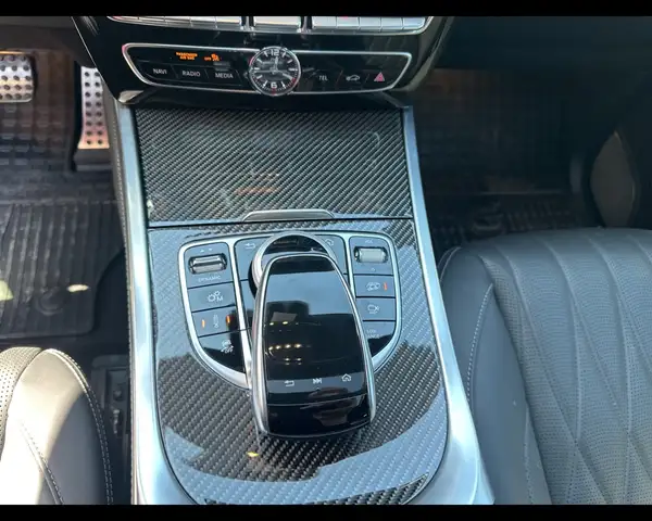 Mercedes-Benz G-Class view 24