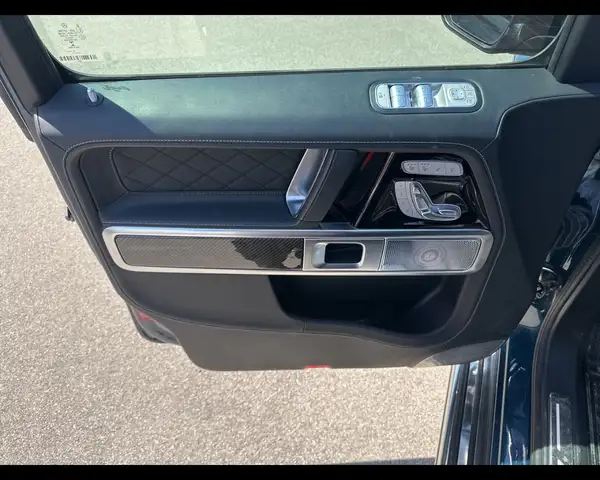 Mercedes-Benz G-Class view 26