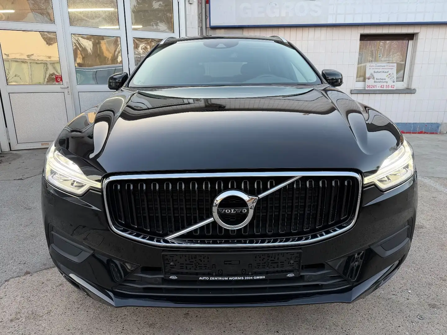 Volvo XC60 B4 AWD *2.Hand*Pano*Leder*H&K*BLIS* Schwarz - 2