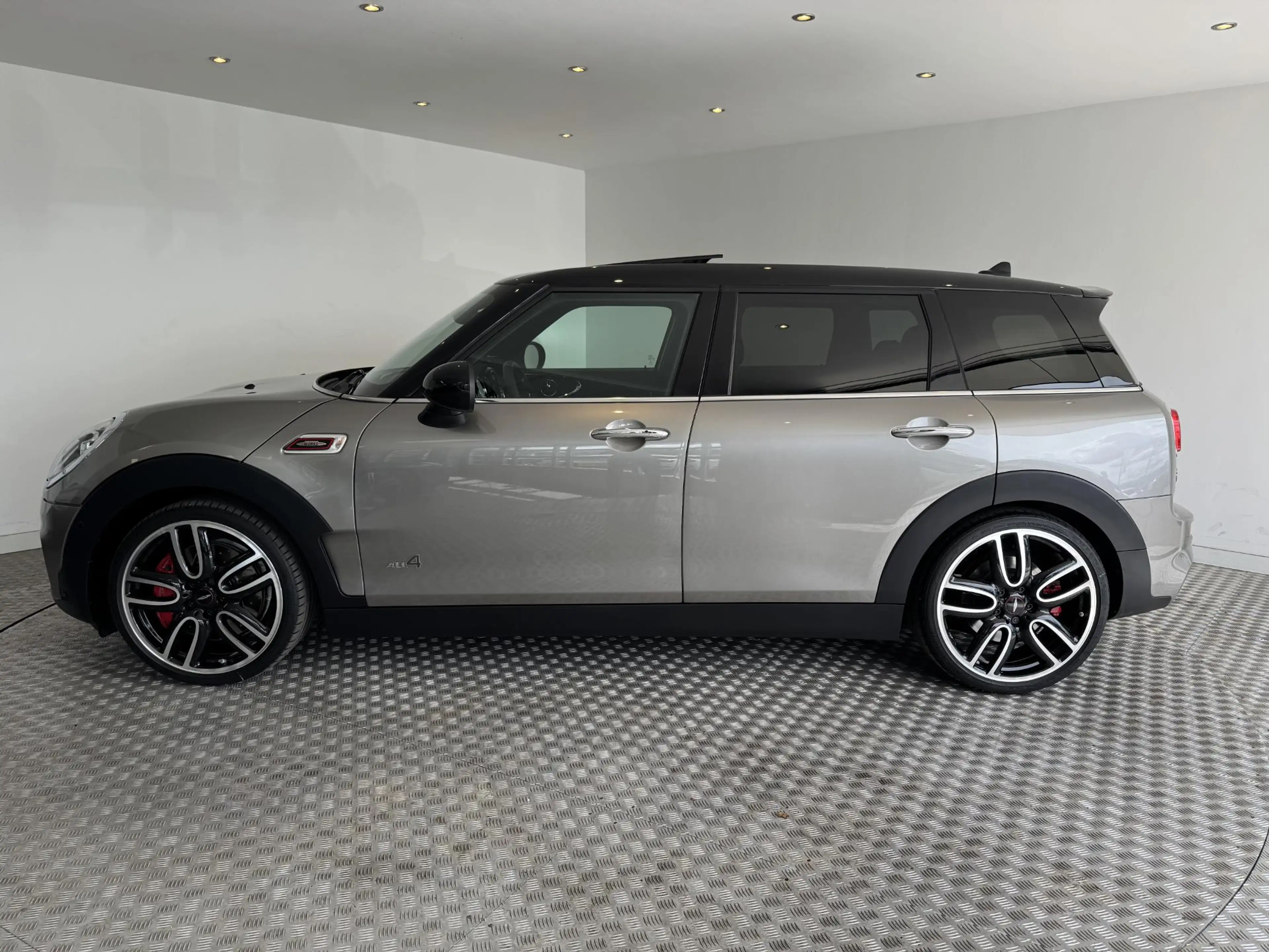 MINI John Cooper Works Clubman 2.0 ALL4 Chili — photo 2