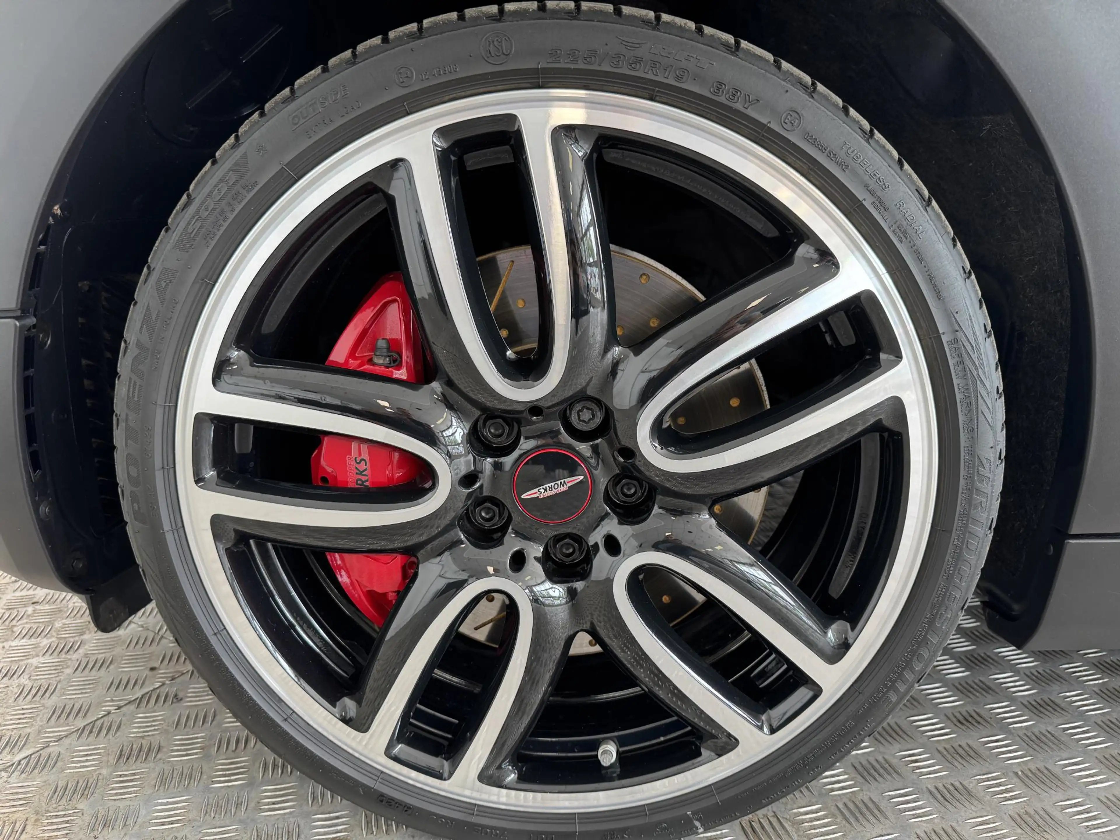 MINI John Cooper Works Clubman 2.0 ALL4 Chili — photo 6