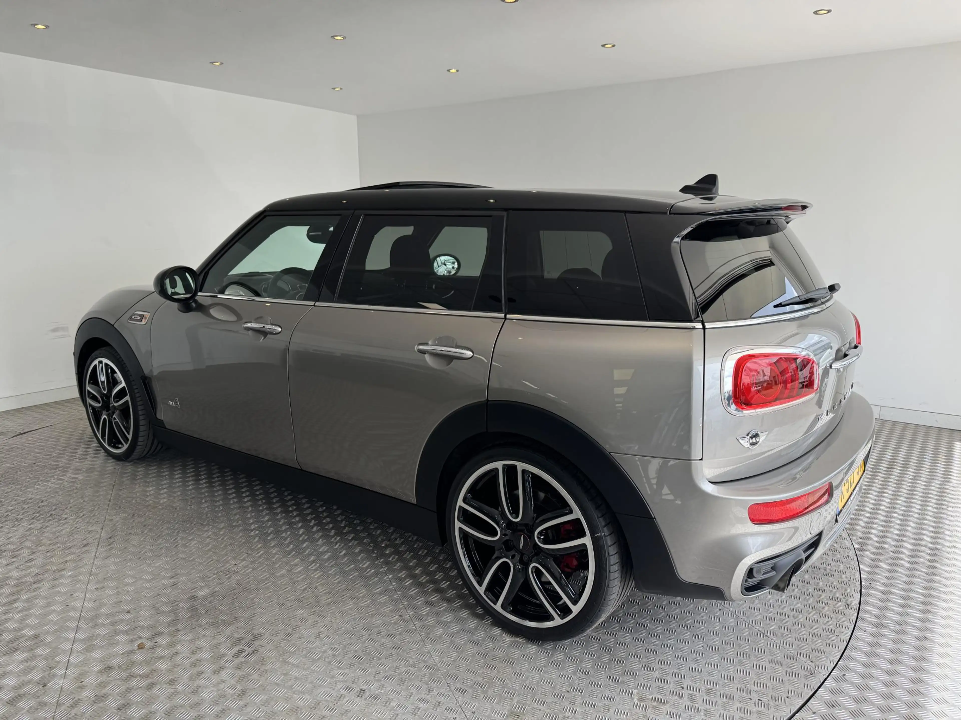 MINI John Cooper Works Clubman 2.0 ALL4 Chili — photo 3