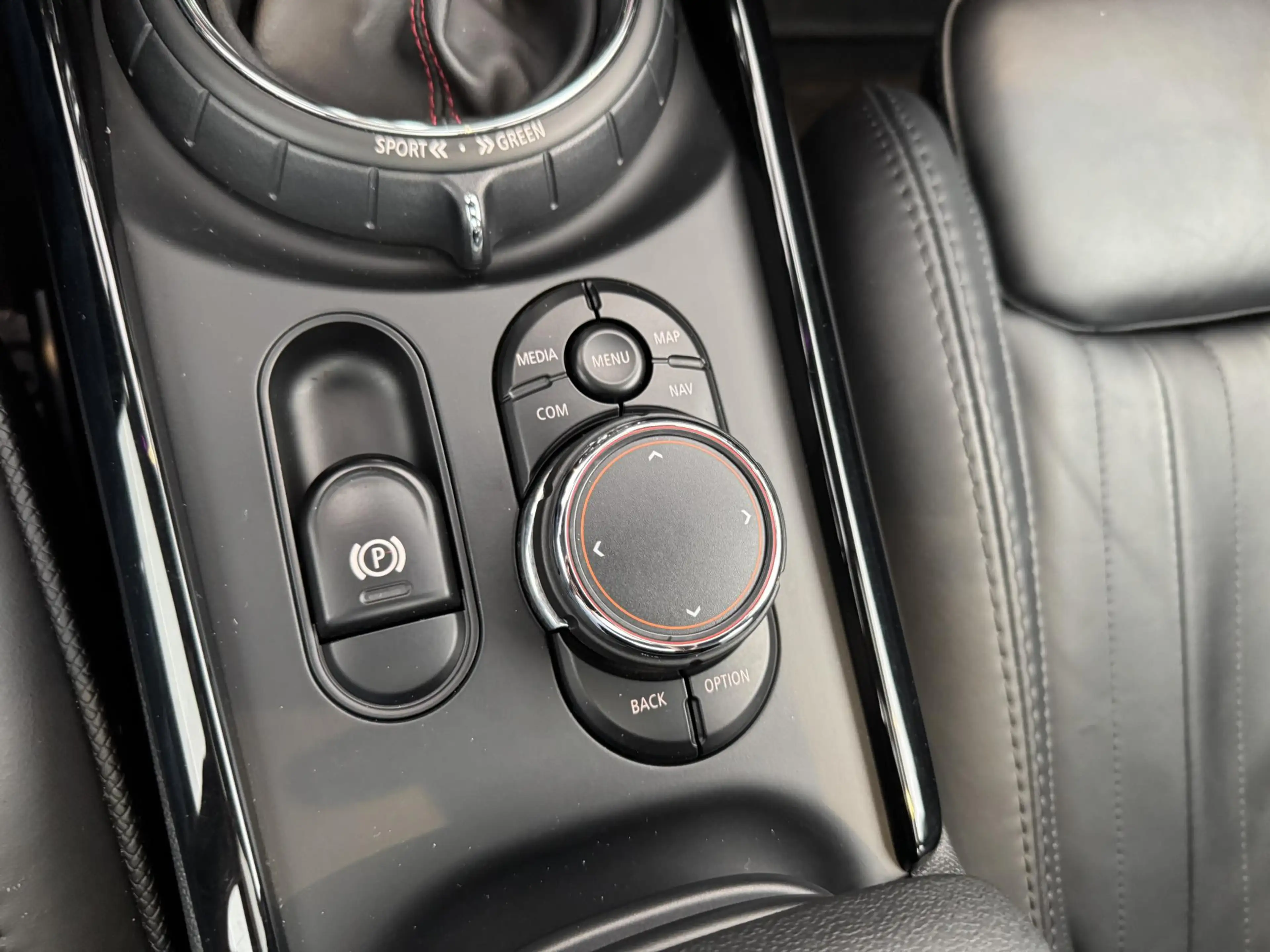 MINI John Cooper Works Clubman 2.0 ALL4 Chili — photo 23