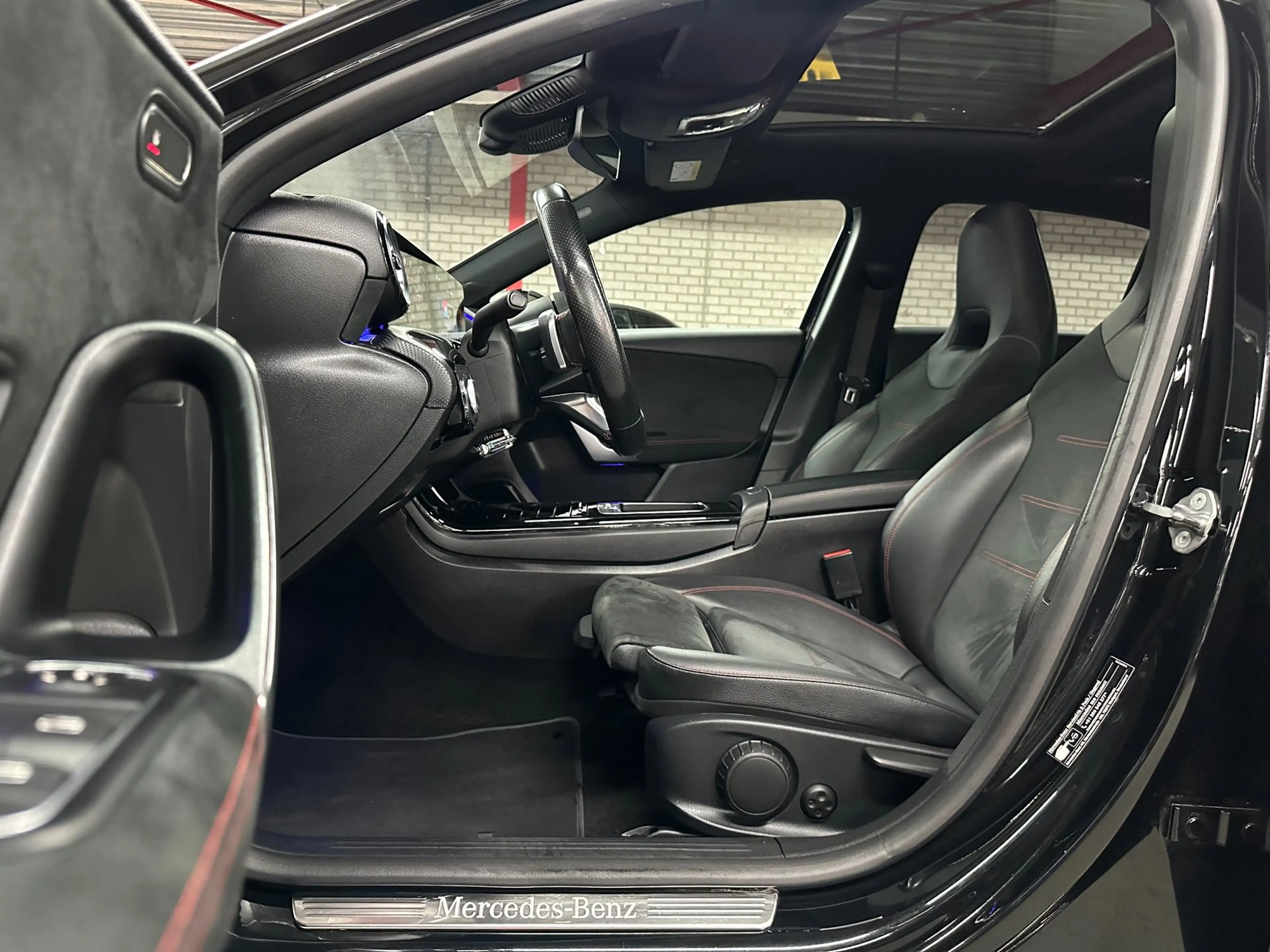 Mercedes-Benz A 180 AMG Line, Pano, Org NL, BTW! — photo 14