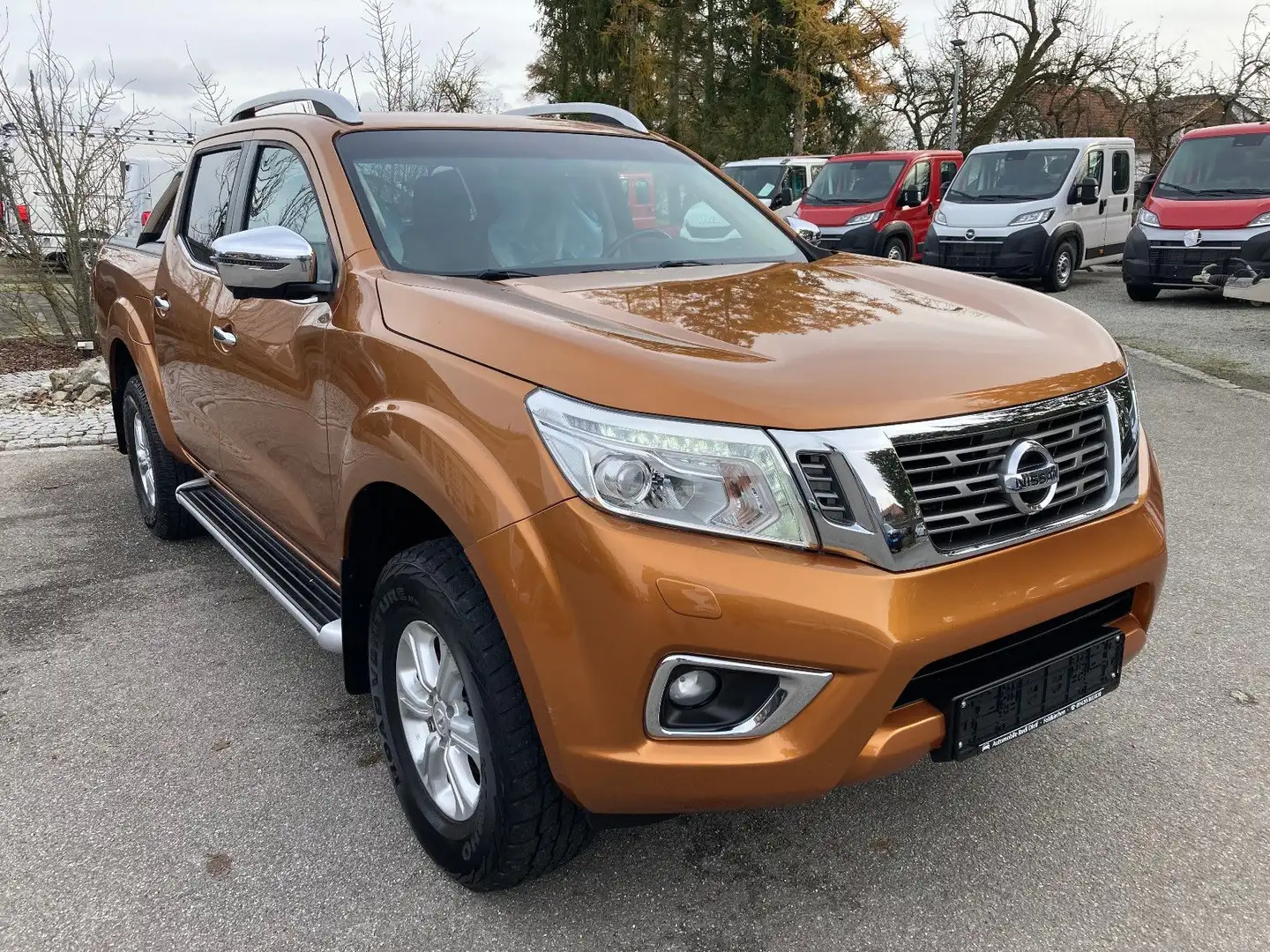 Nissan Navara NP300 DC 4x4 *360° Kamera*AHK*Klimaautom Orange - 2