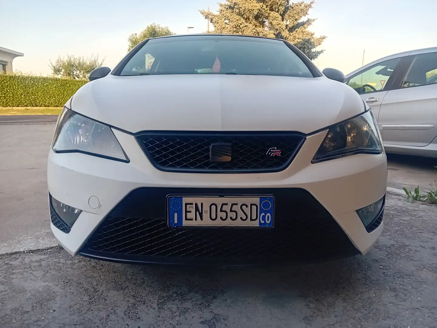 SEAT Ibiza Ibiza 5p 1.6 tdi cr FR 105cv Blanc - 1