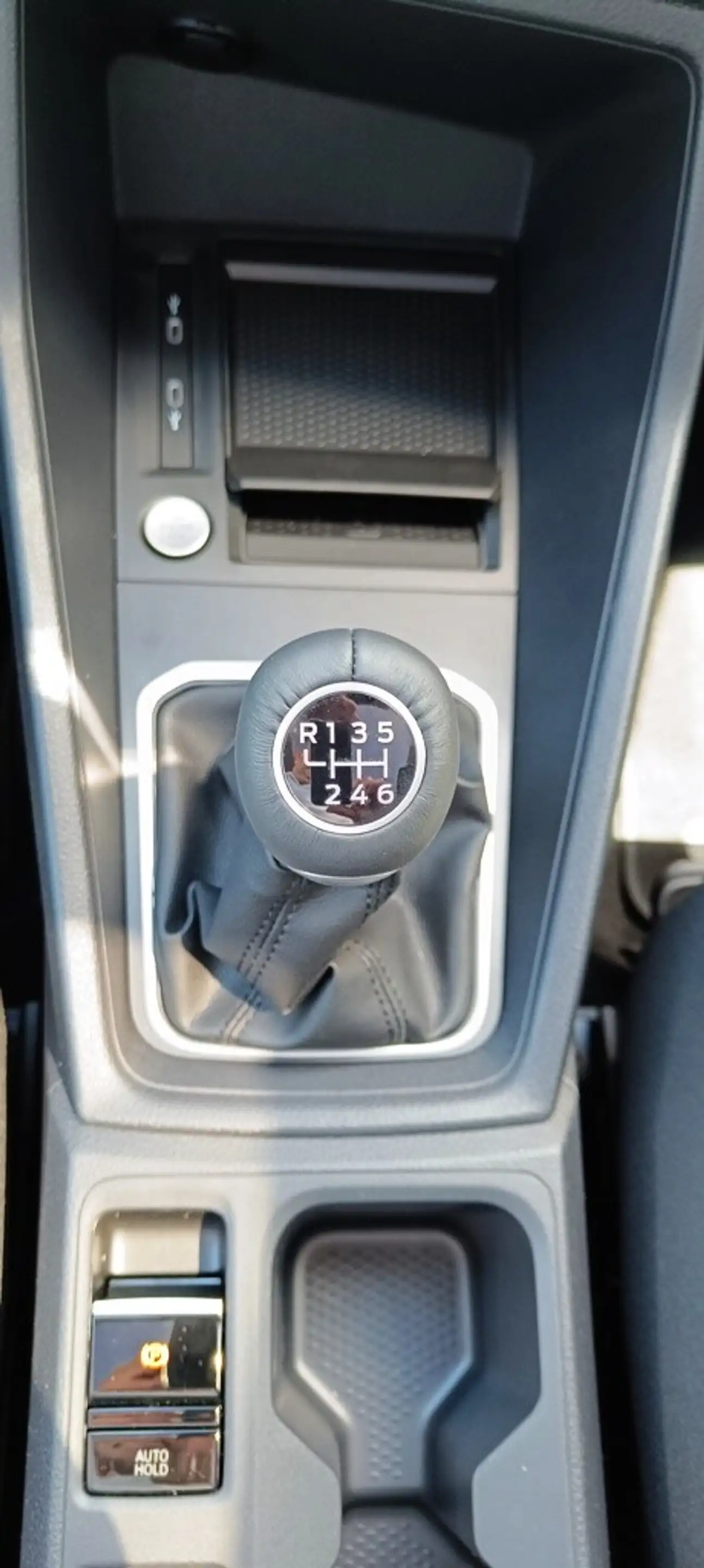 Ford Grand Tourneo Connect 2,0 EcoBlue L2 AWD Active — photo 15