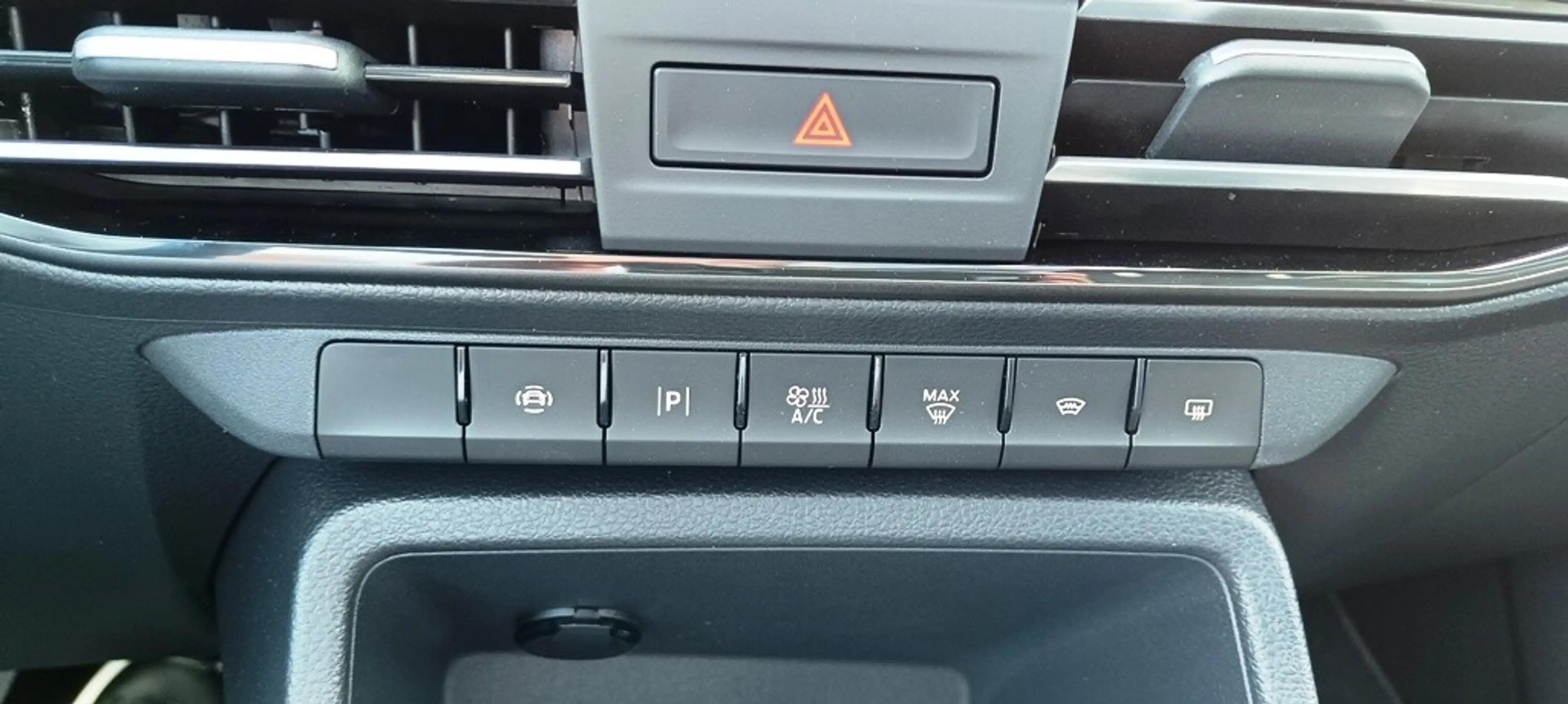 Ford Grand Tourneo Connect 2,0 EcoBlue L2 AWD Active — photo 14