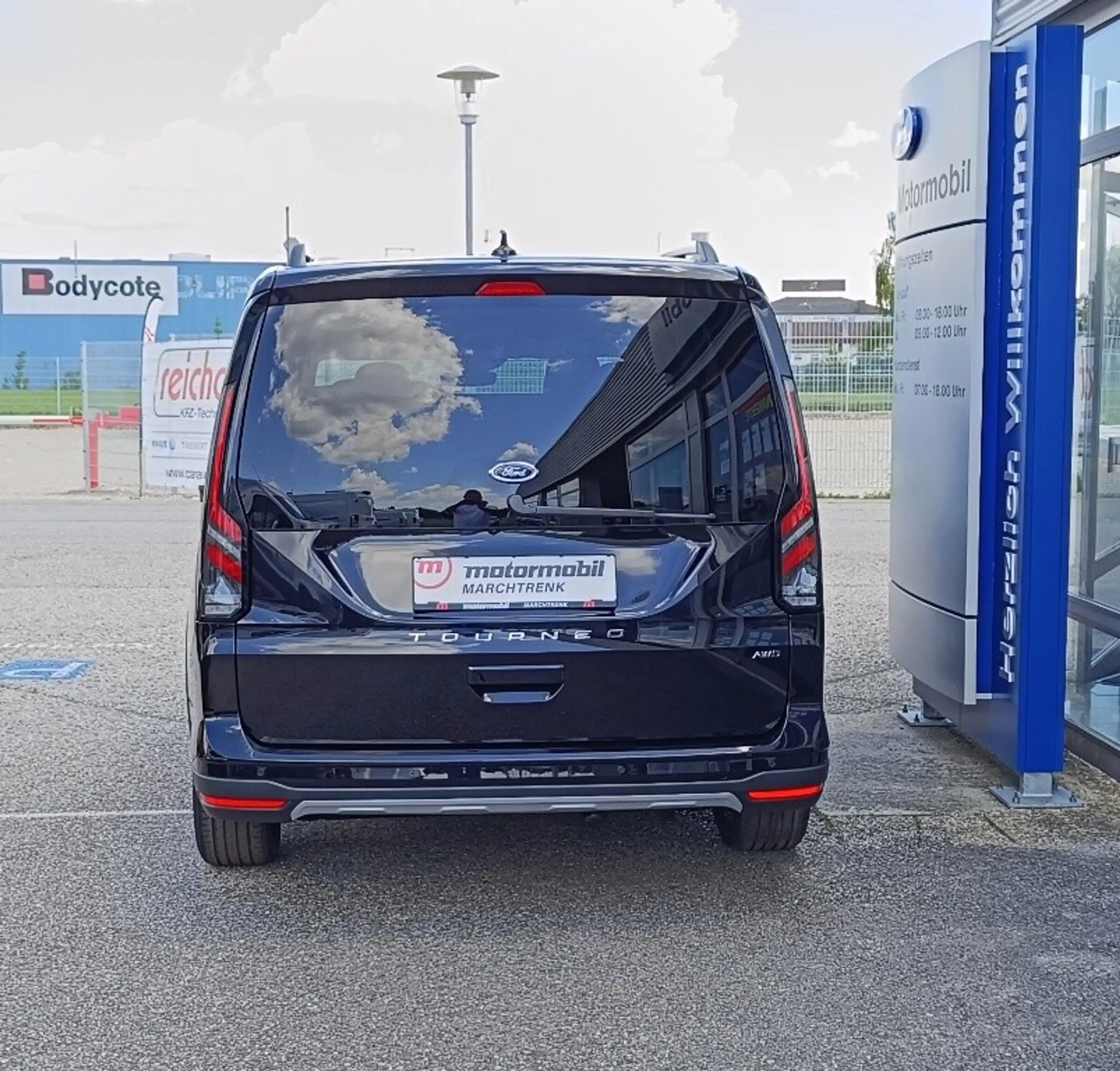 Ford Grand Tourneo Connect 2,0 EcoBlue L2 AWD Active — photo 6