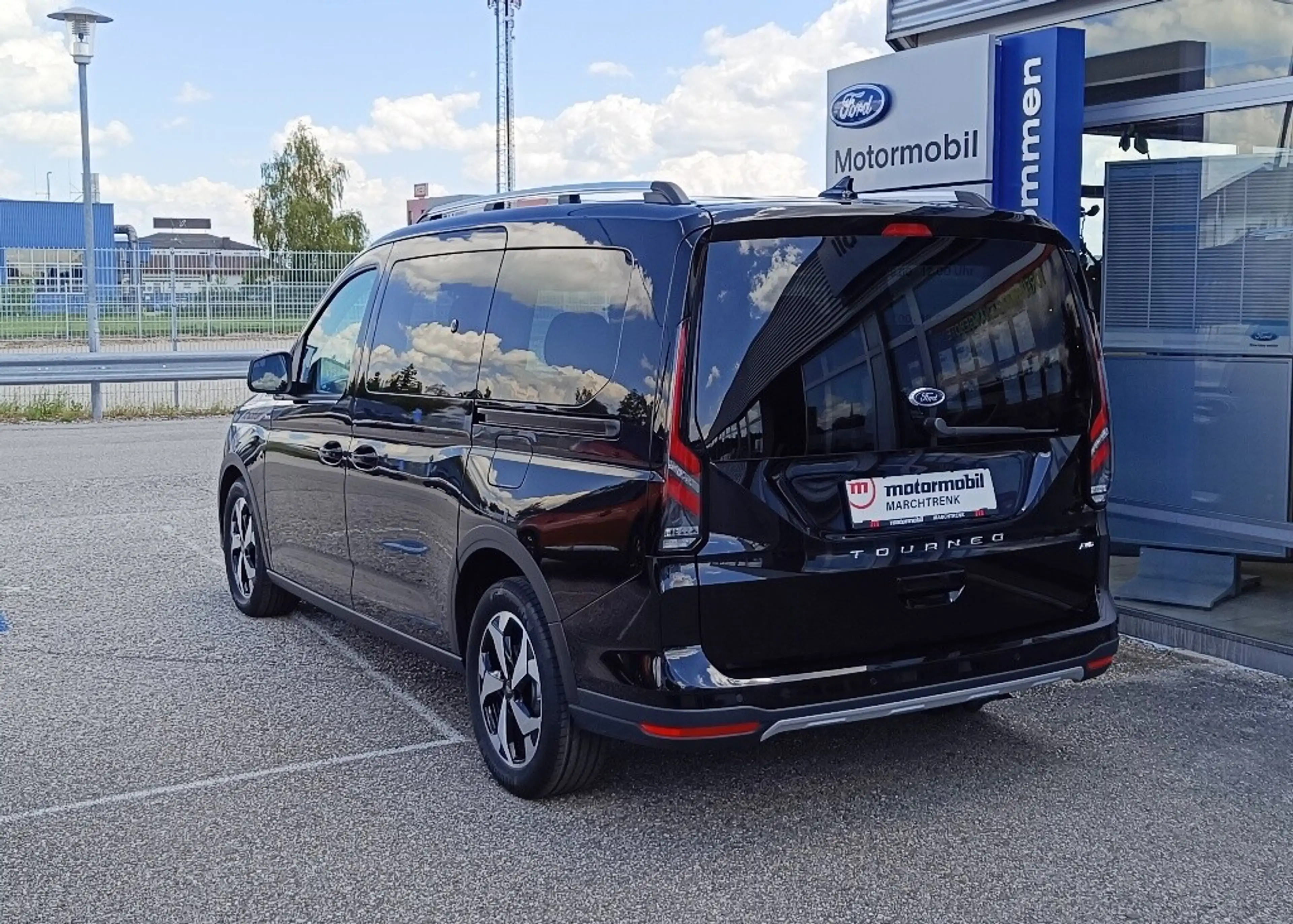 Ford Grand Tourneo Connect 2,0 EcoBlue L2 AWD Active — photo 5