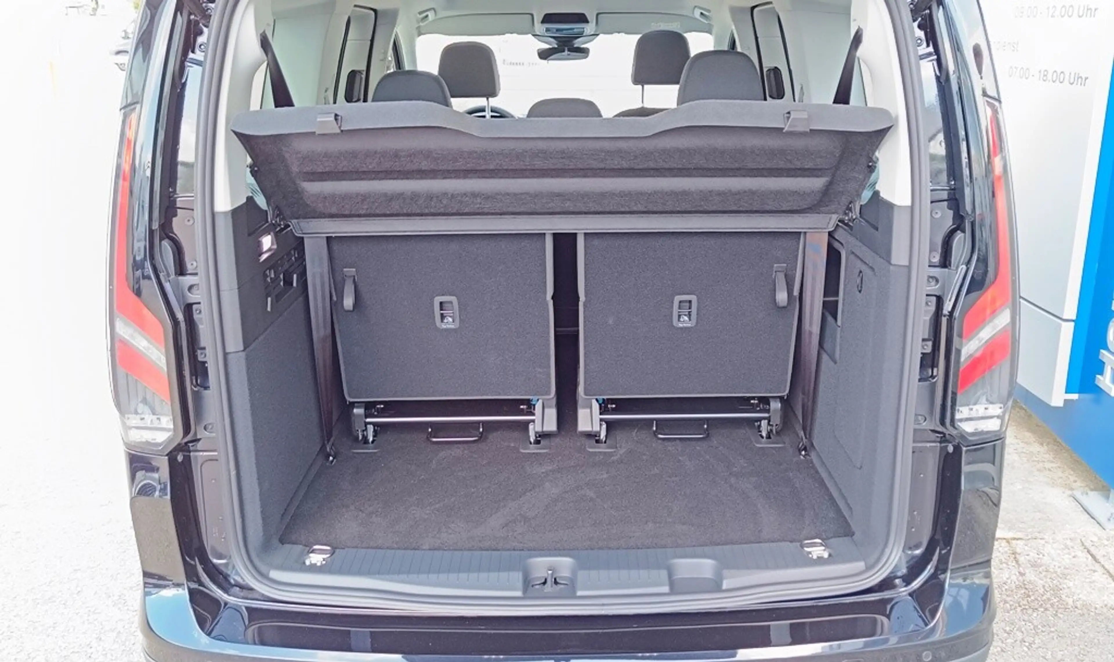 Ford Grand Tourneo Connect 2,0 EcoBlue L2 AWD Active — photo 8