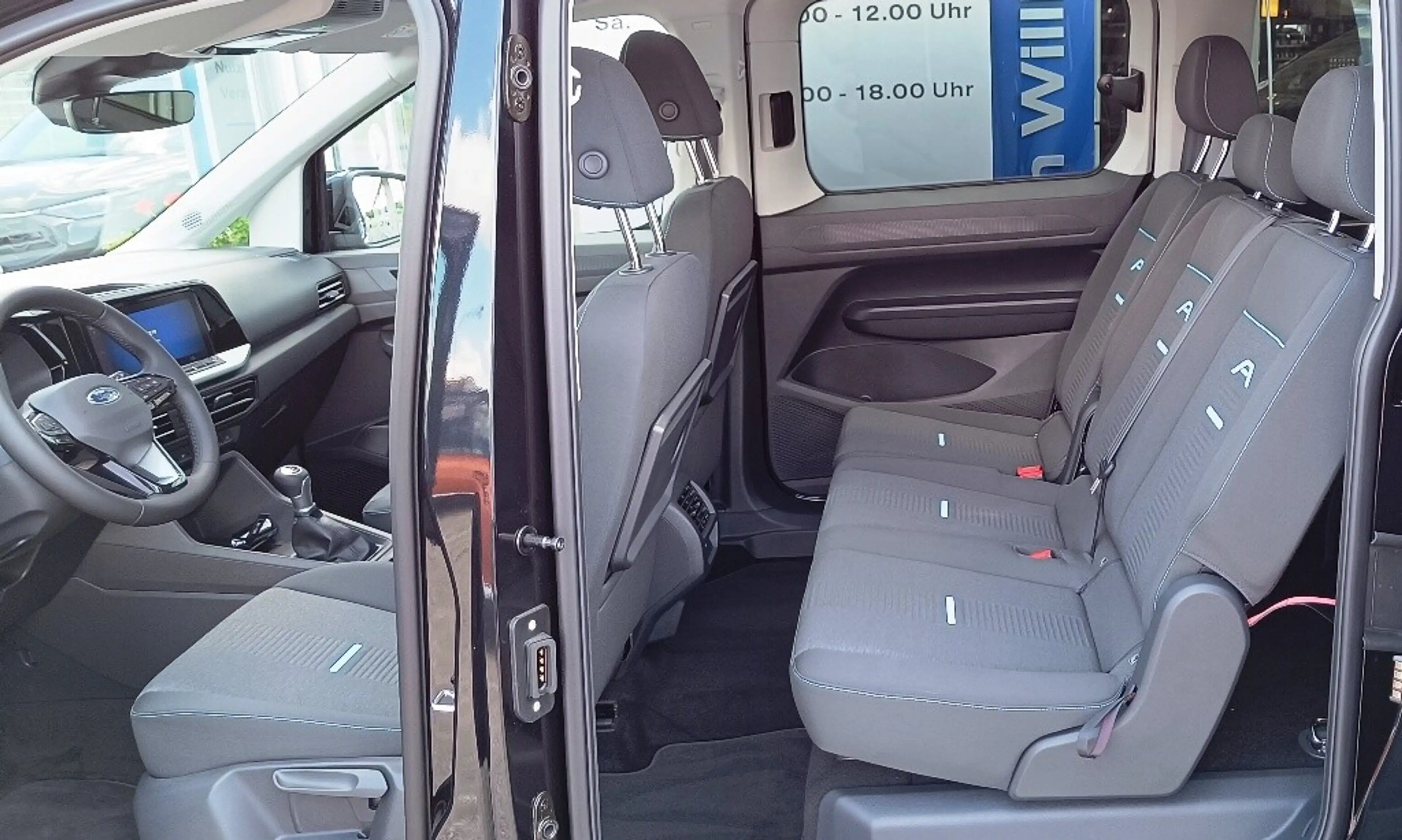 Ford Grand Tourneo Connect 2,0 EcoBlue L2 AWD Active — photo 11