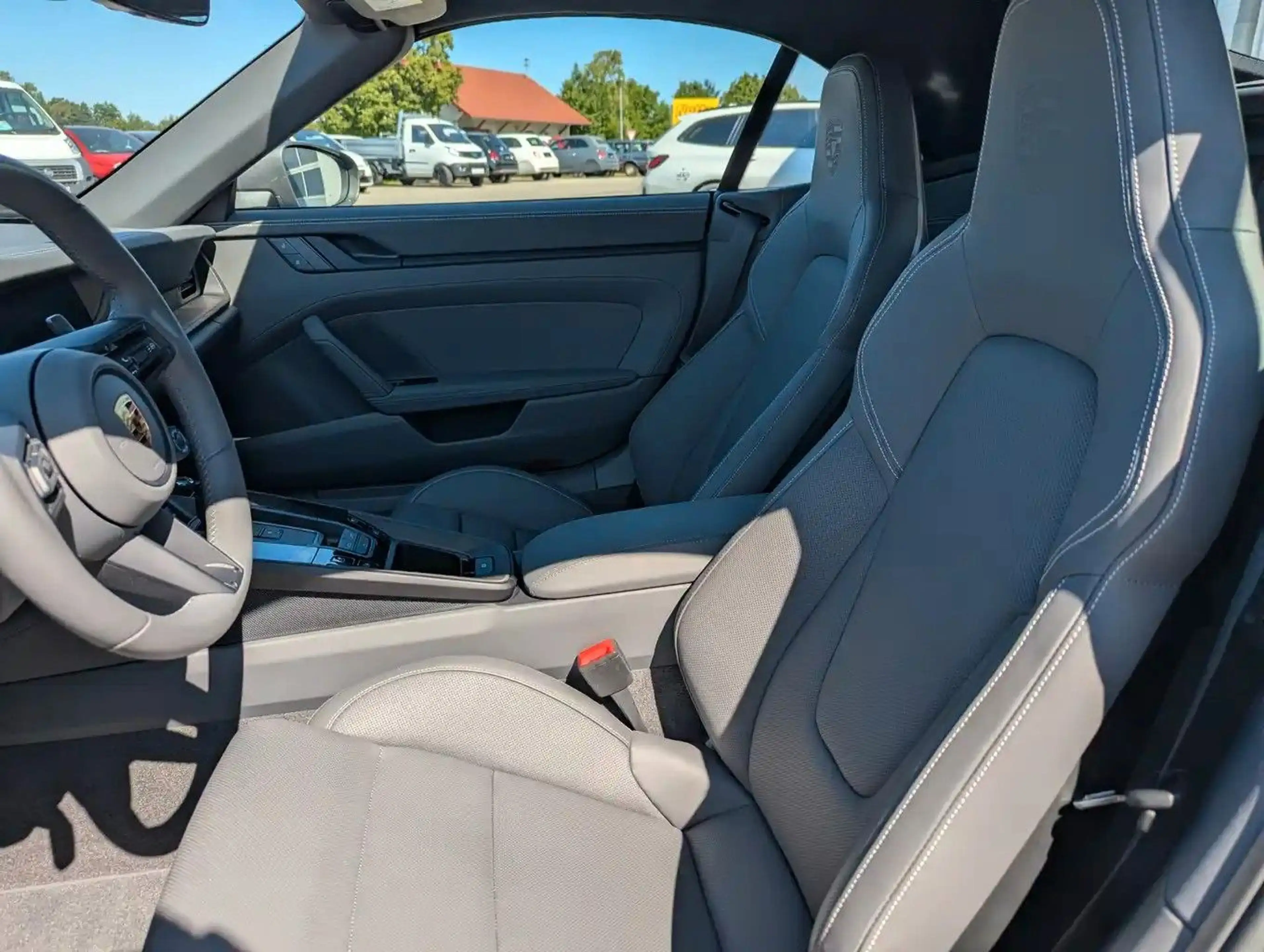 Porsche 911 Carrera 4 GTS Cabriolet1.Hand neuwertig Lift — photo 14