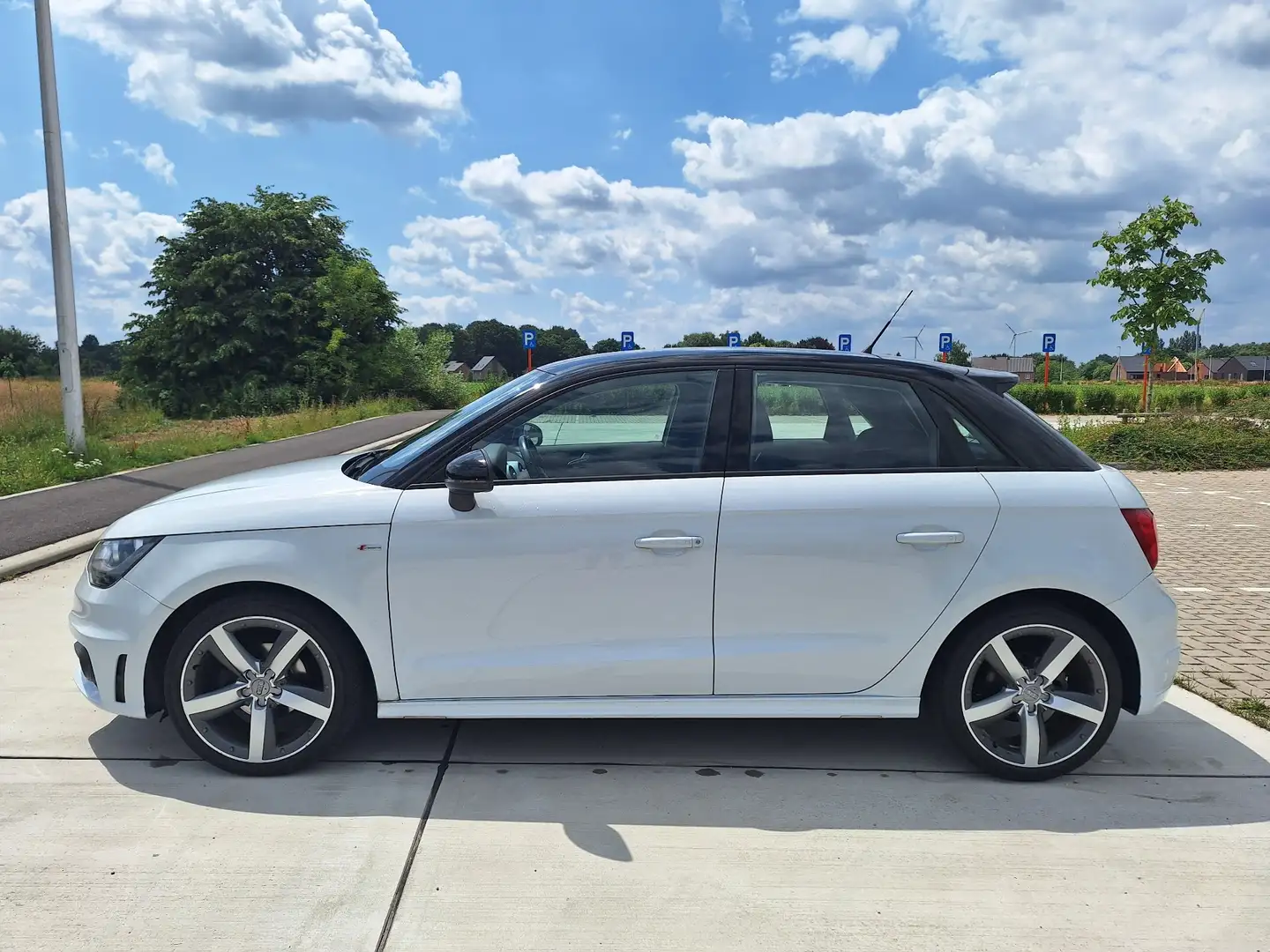Audi A1 1.2 TFSI Sportback S line Sportpaket - 1