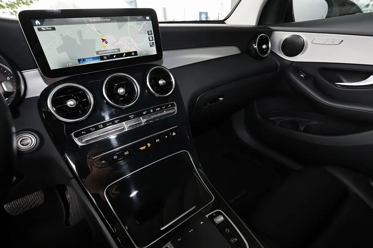 Mercedes-Benz GLC 300 de 4MATIC KAMERA+TOTWINKEL+MBUX+LED+19" 9
