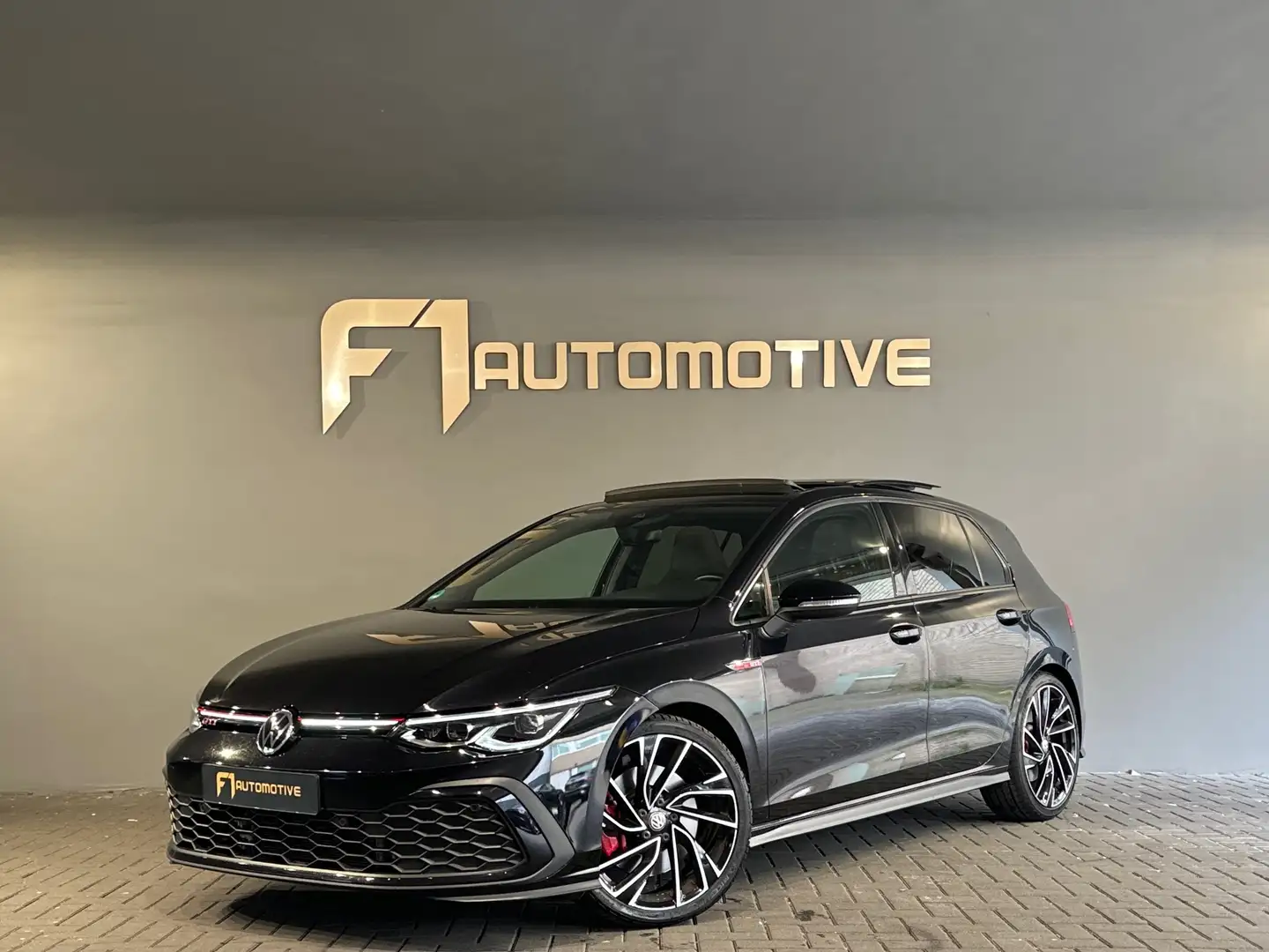 Volkswagen Golf GTI 2.0 TSI Pano|Sfeer|IQ Light|ACC|Camera Zwart - 1