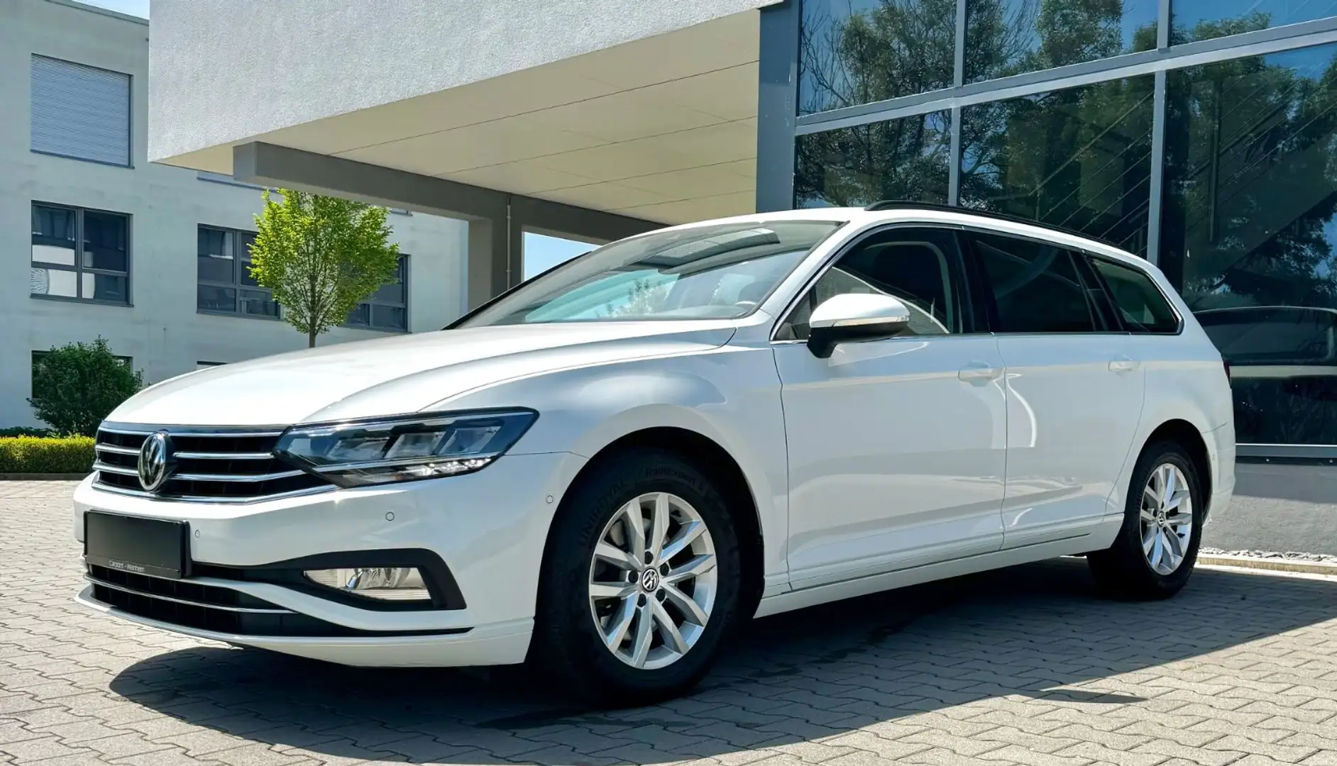Volkswagen Passat Variant Passat 2.0TDI BUSINESS*1HD*NAV*ACC*PDC*SHZ*APPLE Weiß - 1