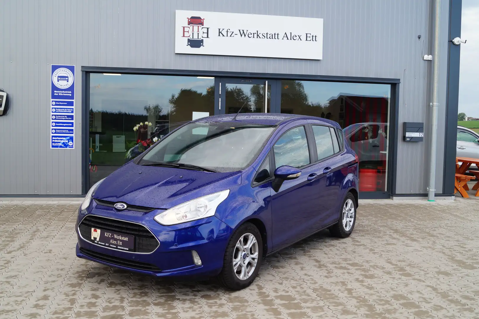 Ford B-Max Sync Edition Blau - 1