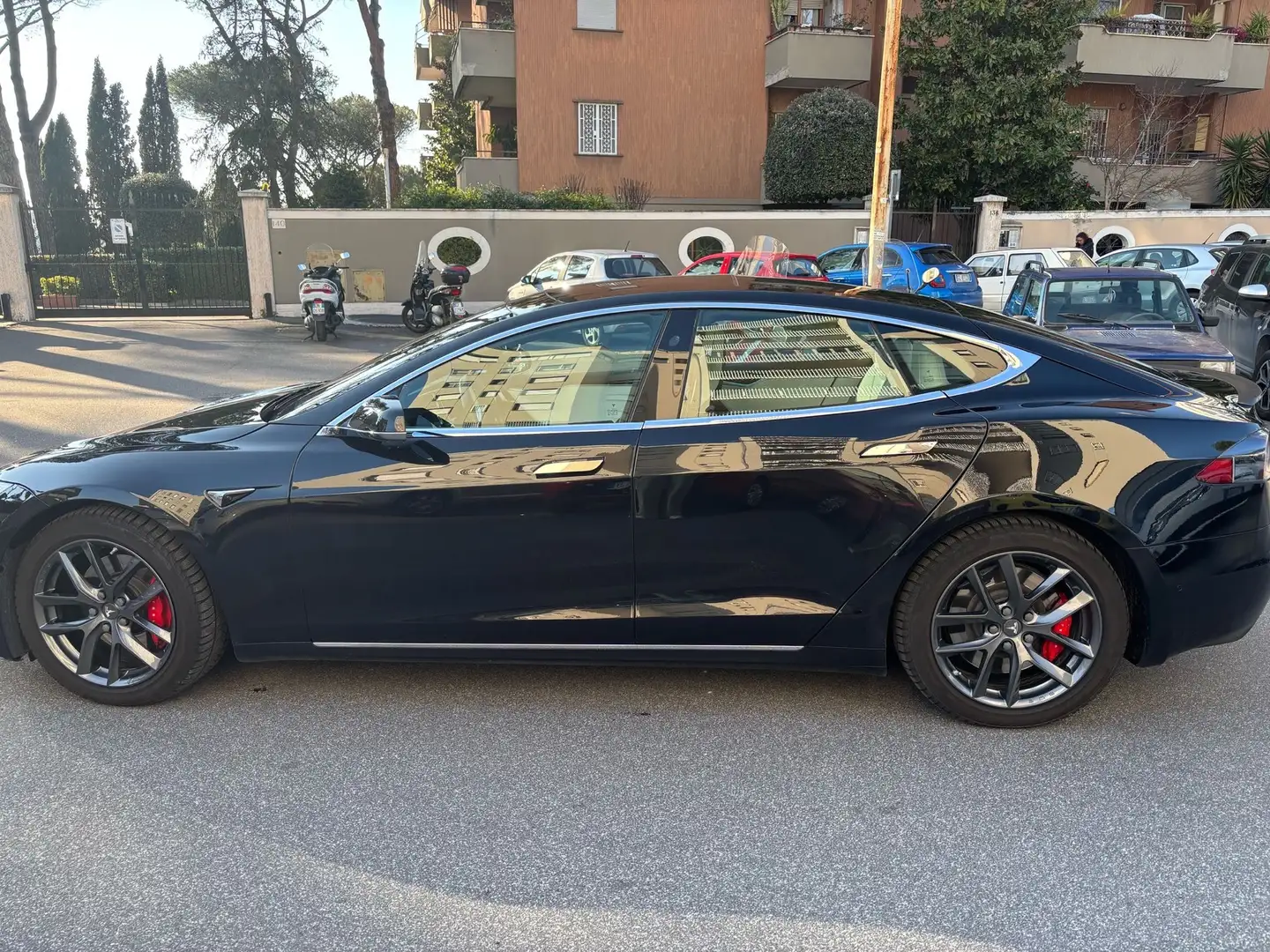 Tesla Model S 100 D - 1