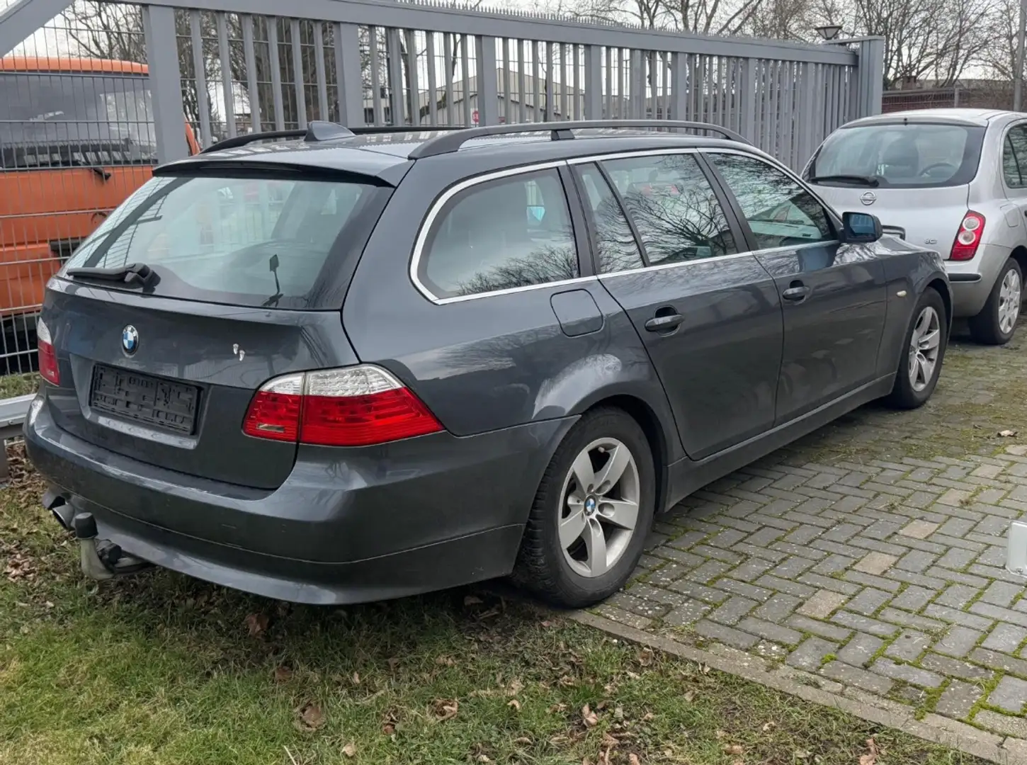 BMW 520 520d Touring Edition Lifestyle,Navi,Xenon,Pdc,AHK Grau - 2