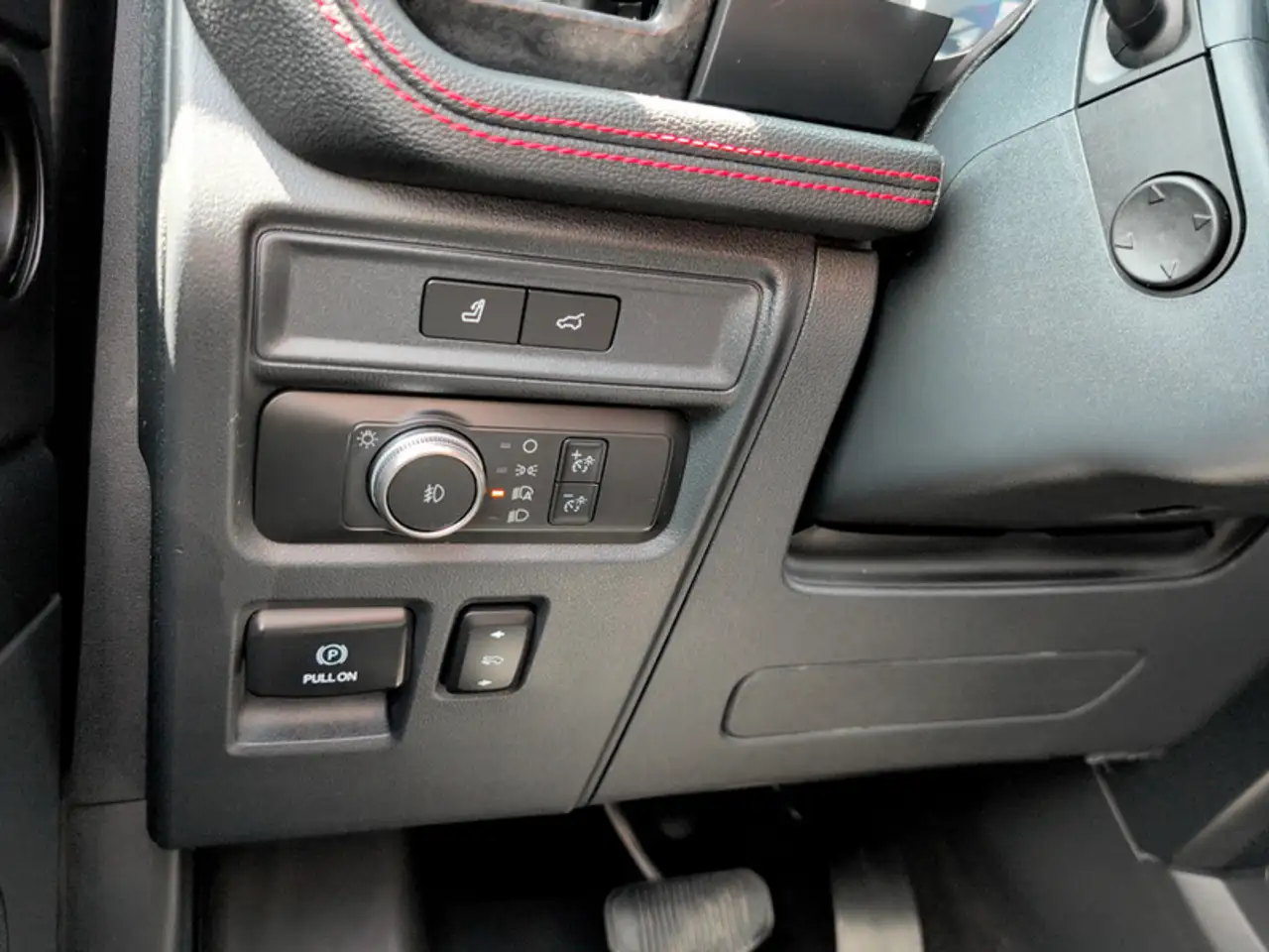 Ford Expedition снимка Ford Expedition