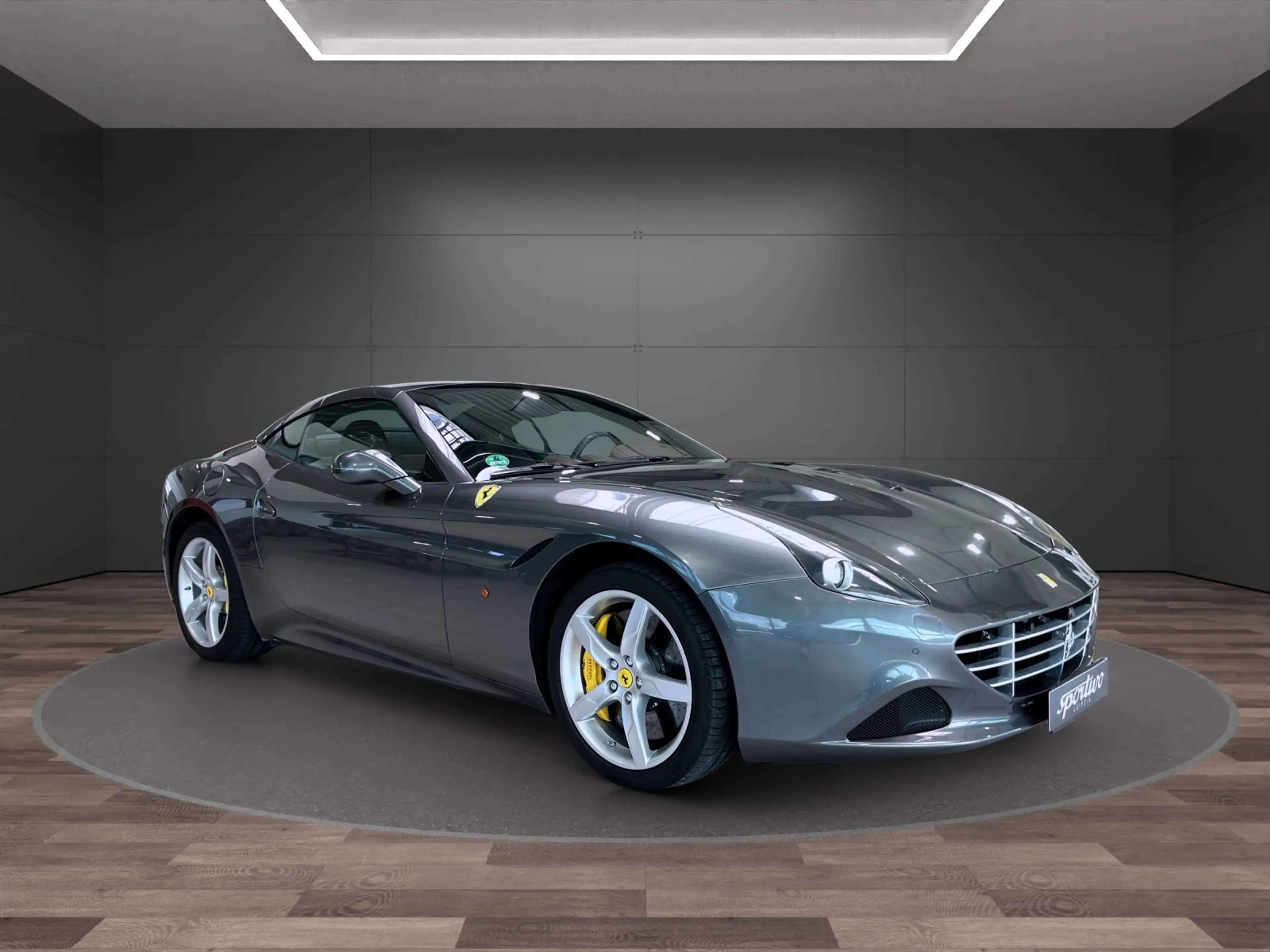 Ferrari California T — photo 8