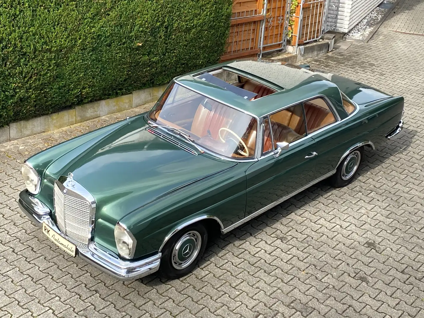 Mercedes-Benz 280 W111 Coupe Зелений - 1