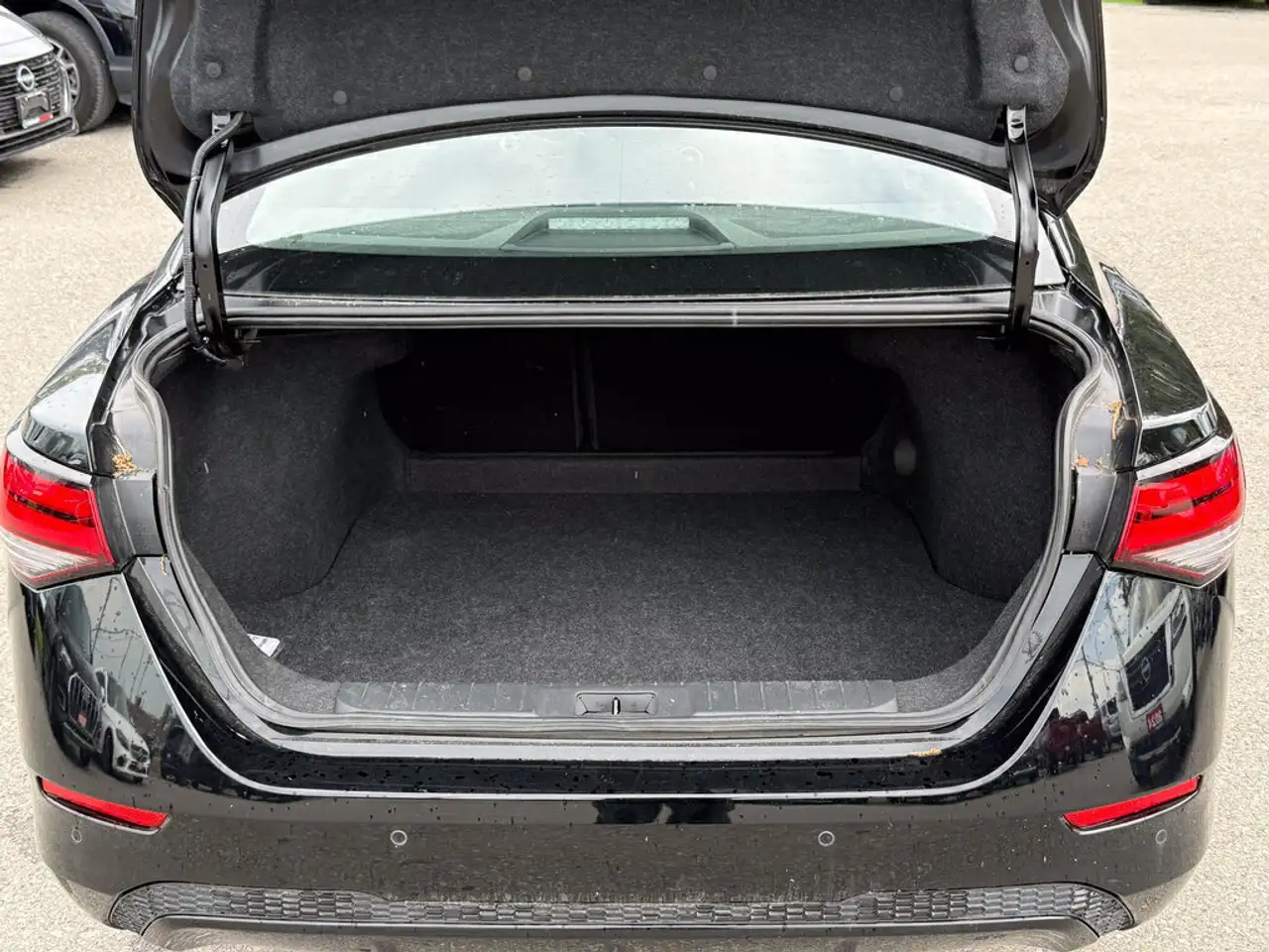 Nissan Sentra снимка Nissan Sentra