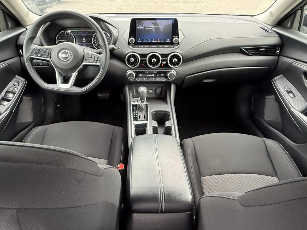 Nissan Sentra снимка Nissan Sentra