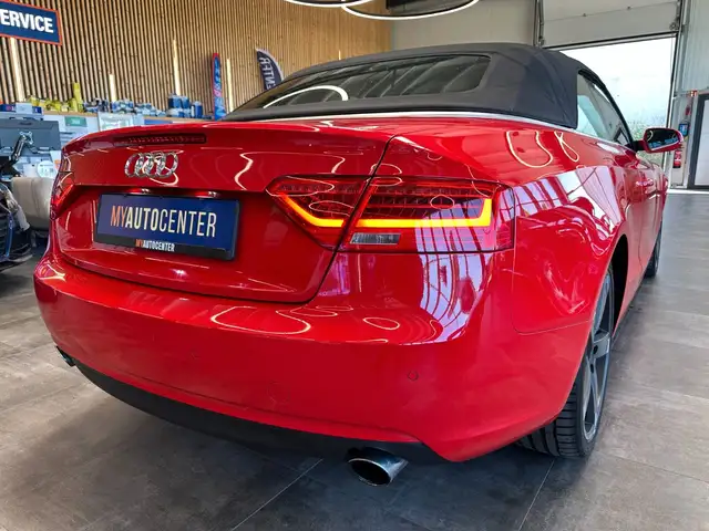 Audi A5 Cabriolet view 2