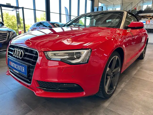 Audi A5 Cabriolet view 4
