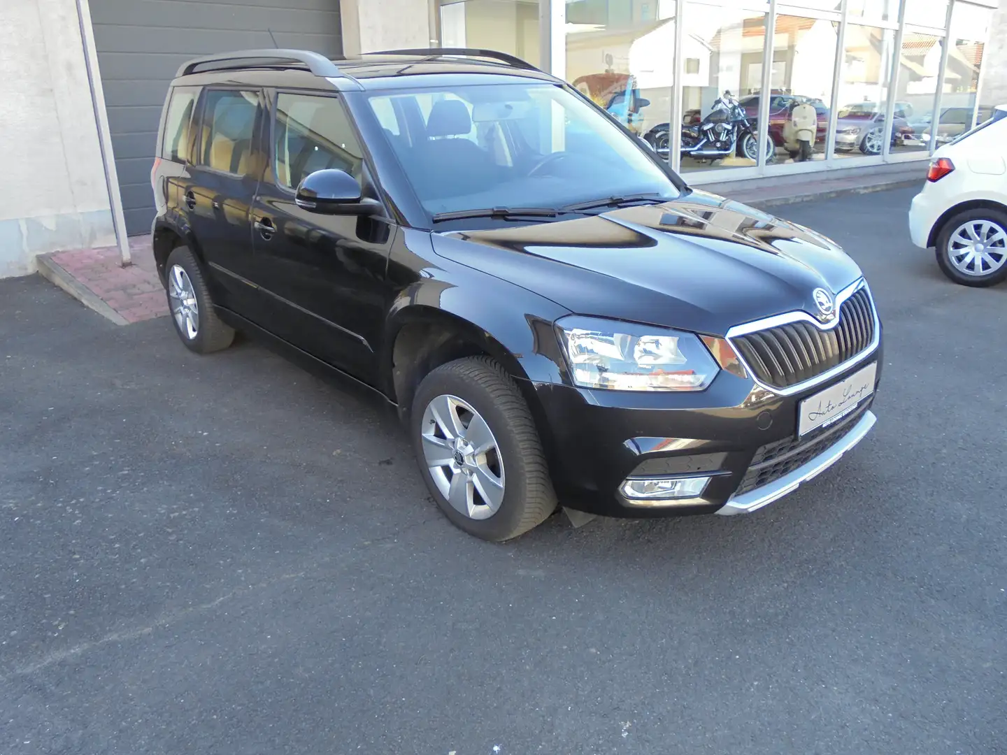Skoda Yeti Ambition DSG*Temp.*PDC*SHZ*Insp. & HU/AU neu Schwarz - 1