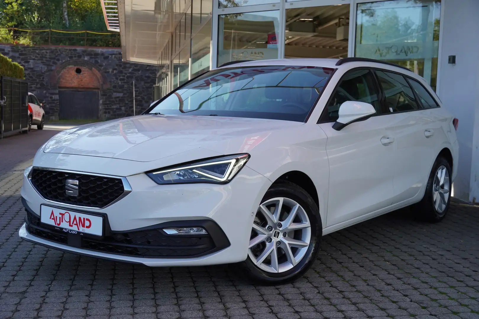 SEAT Leon Sportstourer 2.0 TDI LED ACC Navi Kamera Weiß - 2