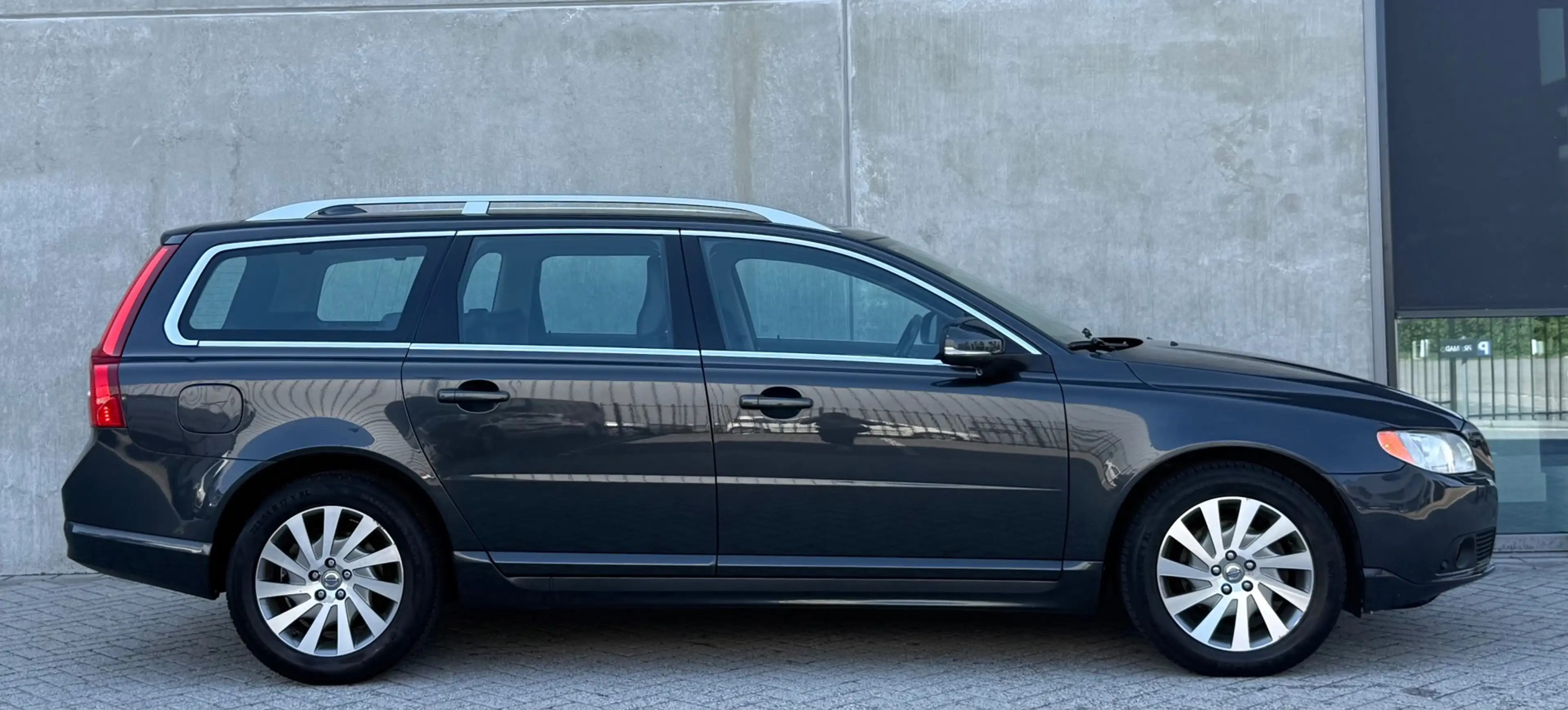 Volvo V70 1.6 T4 Limited Edition 2011 Grijs BLISS|ADAPT|APK — photo 14