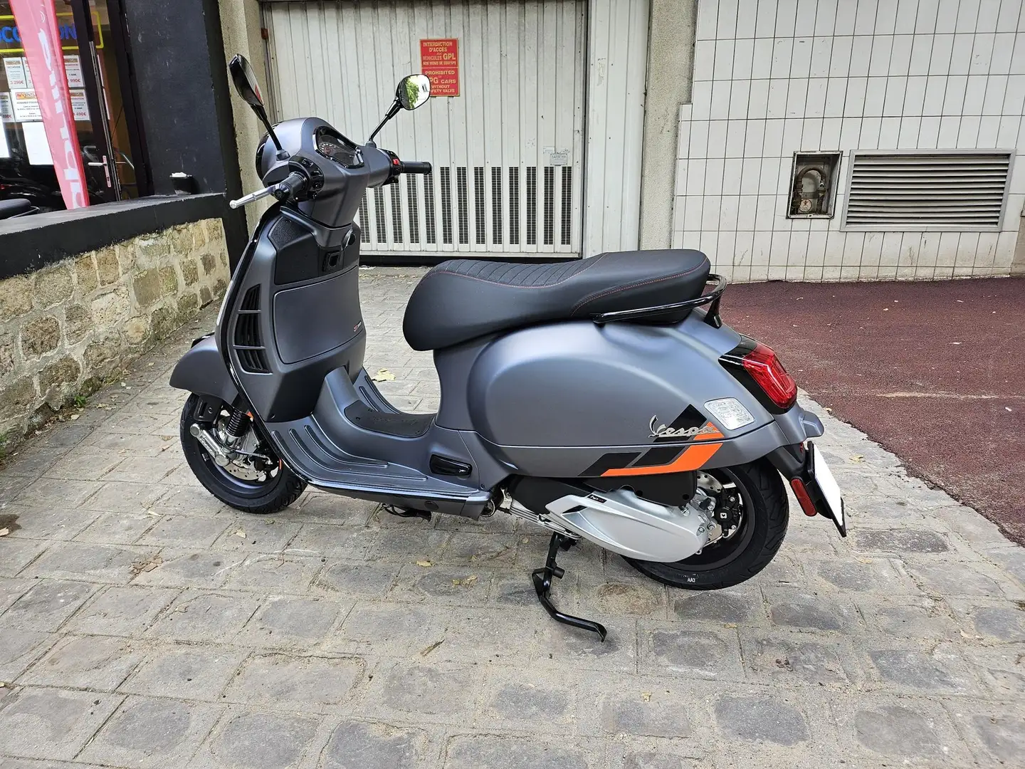 Vespa GTS 310 Gris - 2