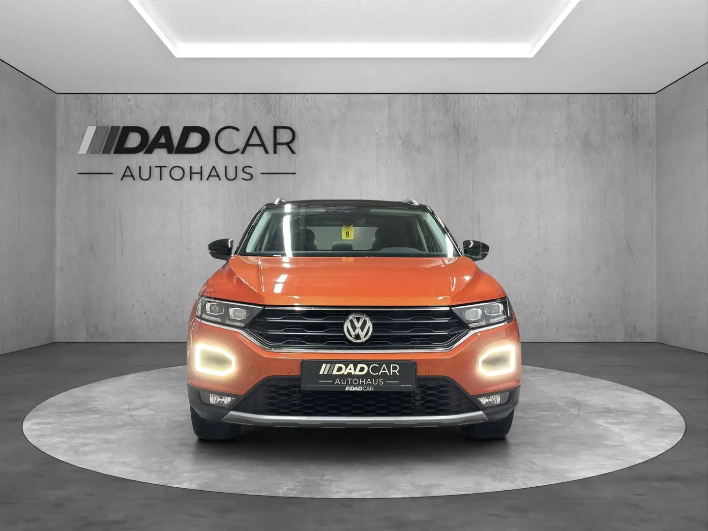 Volkswagen T-Roc 2.0 TDI DSG AHK LED ACC LANE IQ.DRIVE Oranje - 2