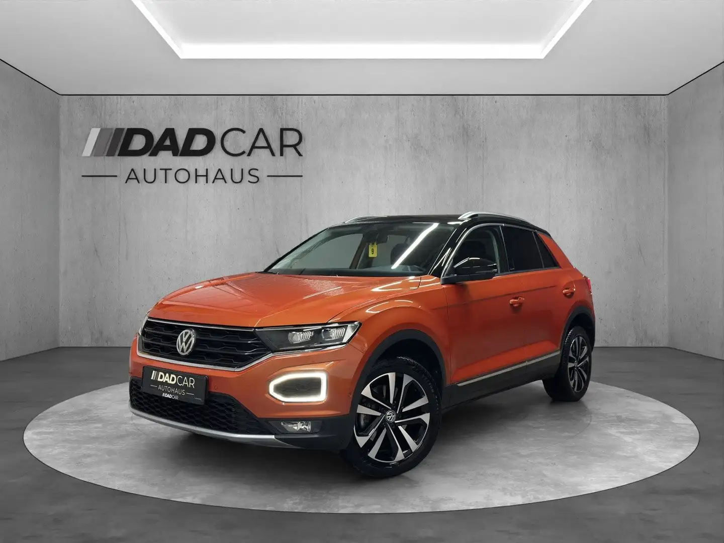 Volkswagen T-Roc 2.0 TDI DSG AHK LED ACC LANE IQ.DRIVE Oranje - 1