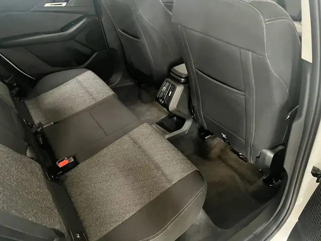 BMW 2 Series view 7