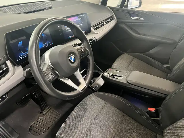 BMW 2 Series view 6
