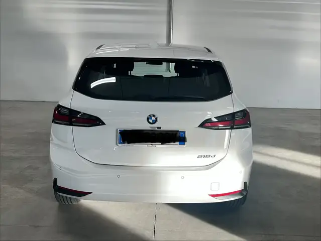 BMW 2 Series view 3