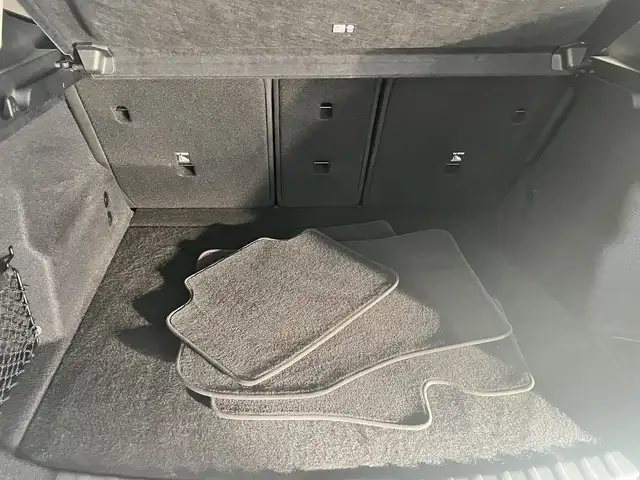BMW 2 Series view 11