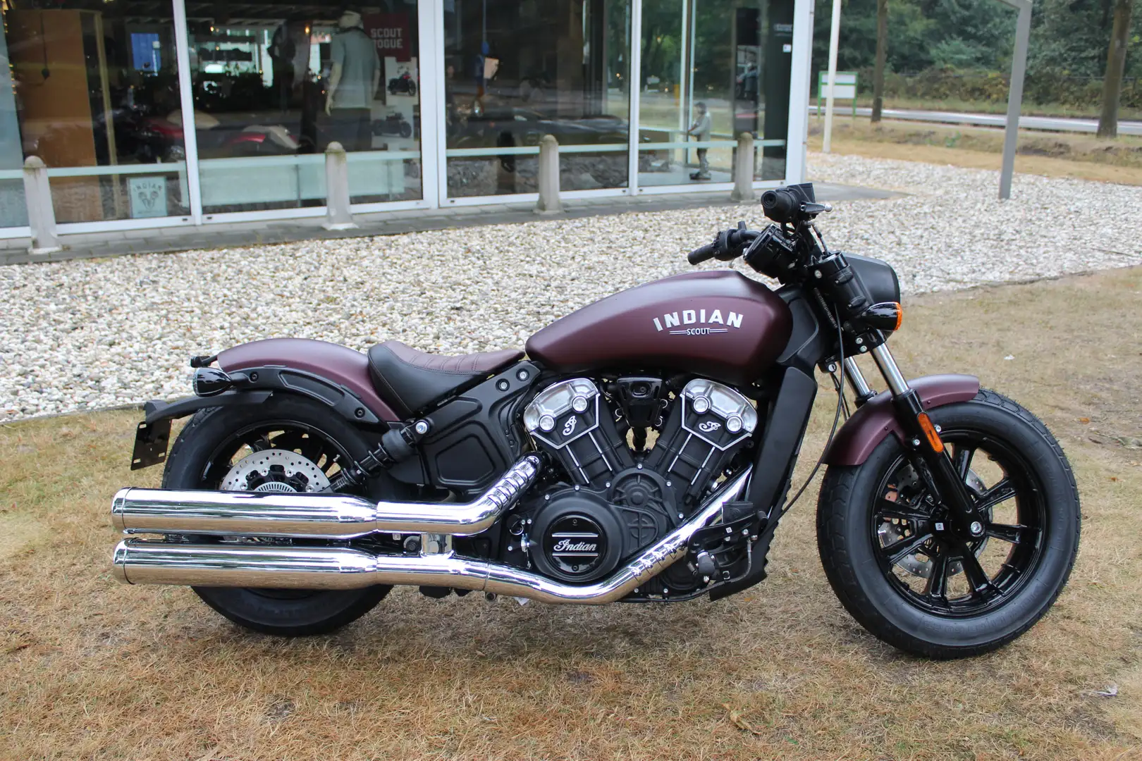 Indian Scout Bobber Rood - 2