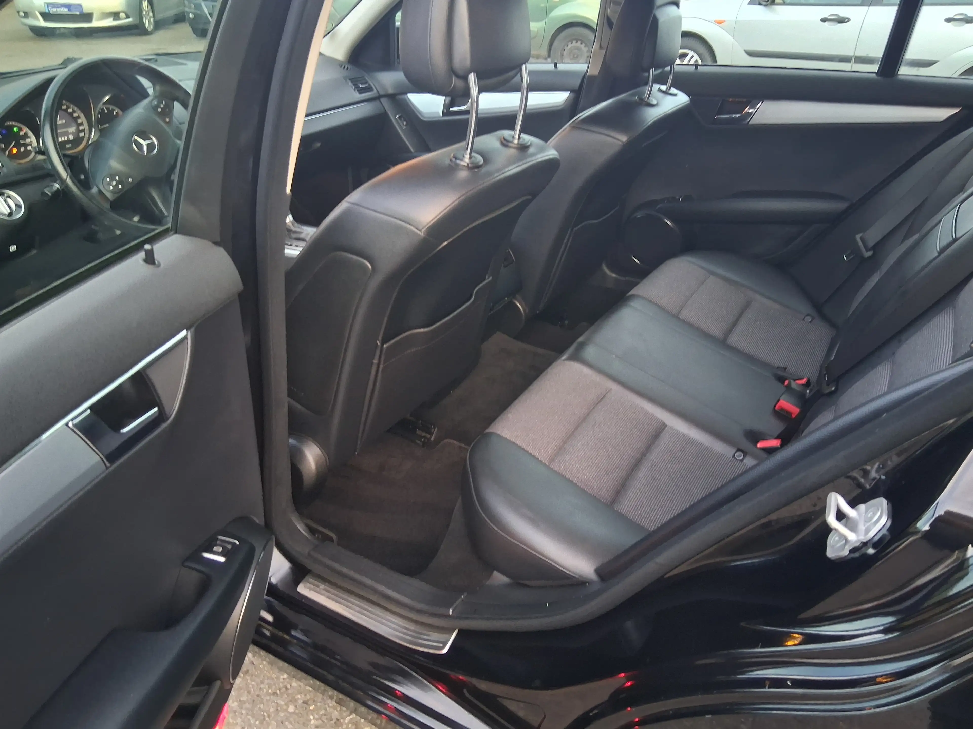 Mercedes-Benz C 250 C 250 T CDI BlueEfficiency (204.203) Avantgarde — photo 10