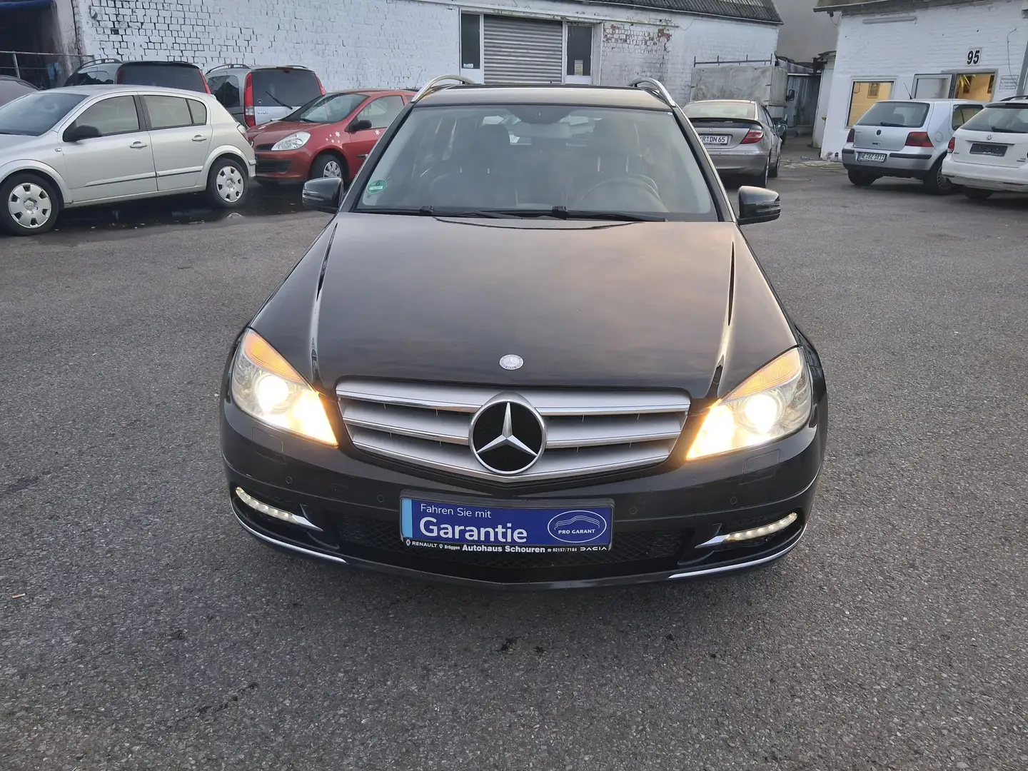 Mercedes-Benz C 250 C 250 T CDI  BlueEfficiency (204.203) Avantgarde Schwarz - 2