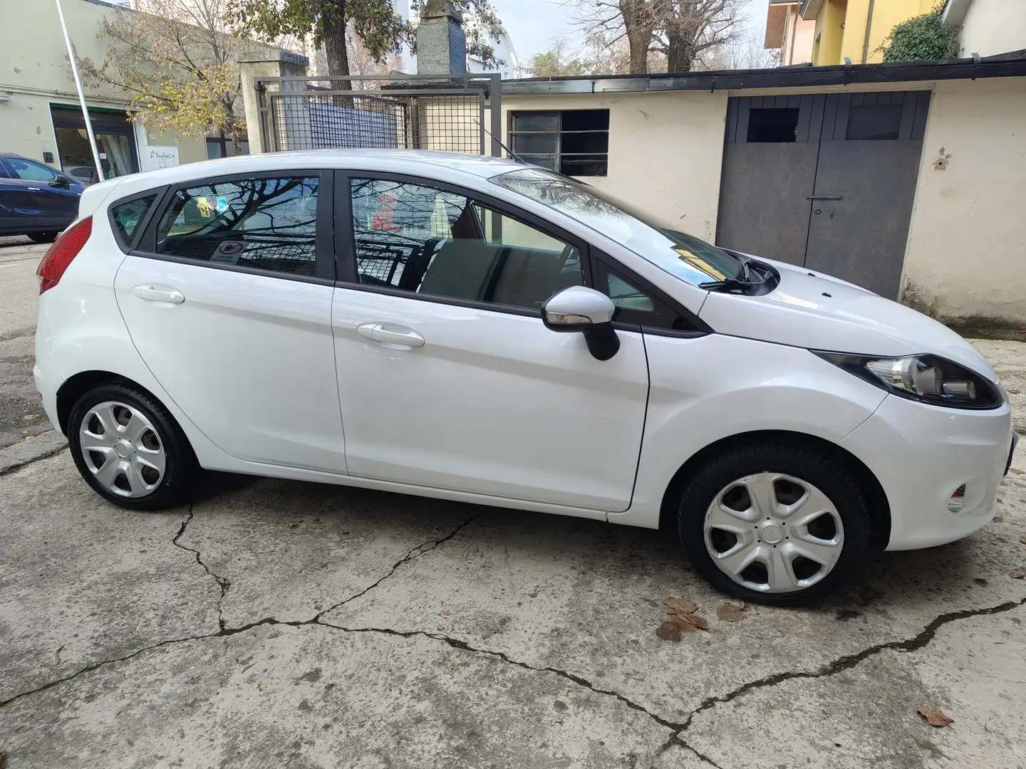 Ford Fiesta Fiesta 5p 1.4 16v Collection Blanc - 2