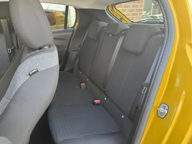 Peugeot 208 view 5
