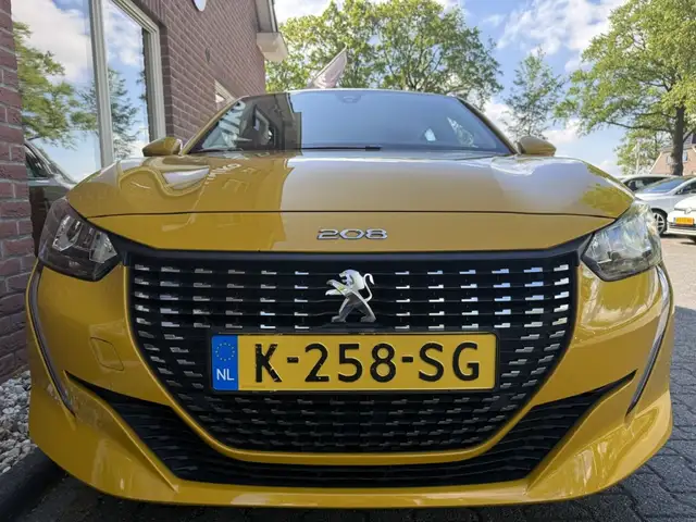 Peugeot 208 view 12