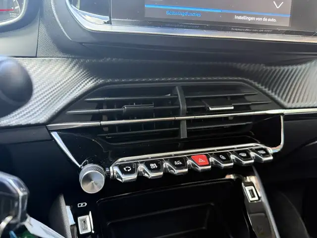 Peugeot 208 view 20
