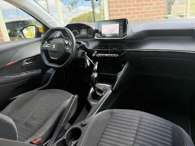Peugeot 208 view 29