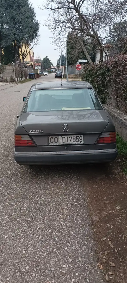 Mercedes-Benz 200 Classe E - 2